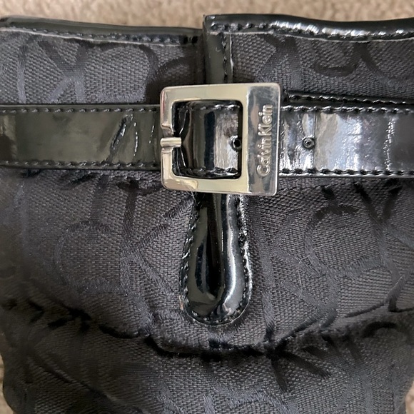 Calvin Klein signature rain/snow boots - Picture 4 of 5